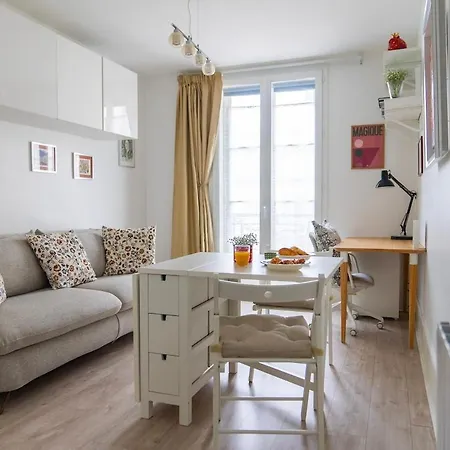 Apartment Cosy Metro 14, 13