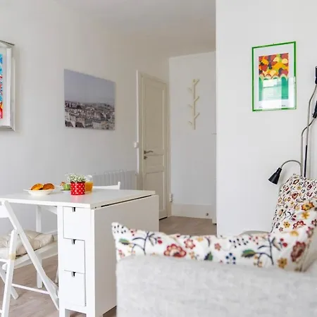 Apartment Cosy Metro 14, 13